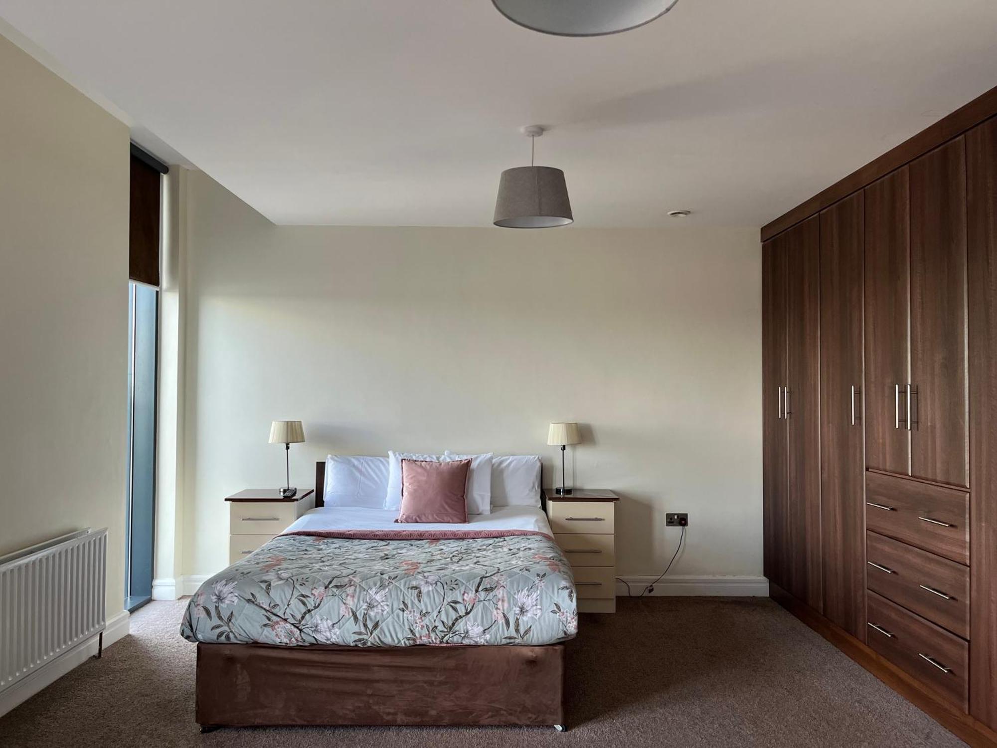 The Western Citypoint Apartments Γκάλγουεϊ Εξωτερικό φωτογραφία