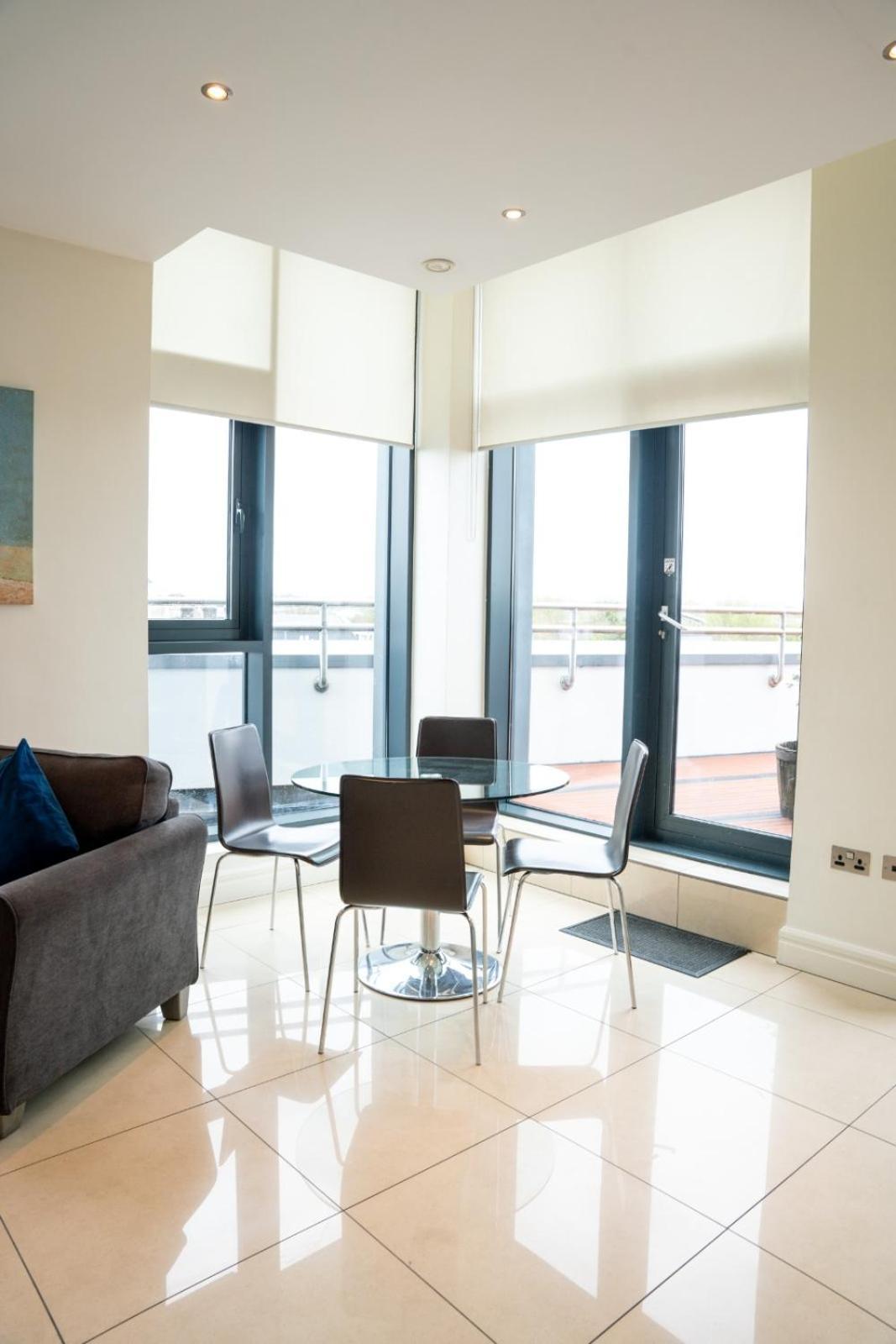 The Western Citypoint Apartments Γκάλγουεϊ Εξωτερικό φωτογραφία