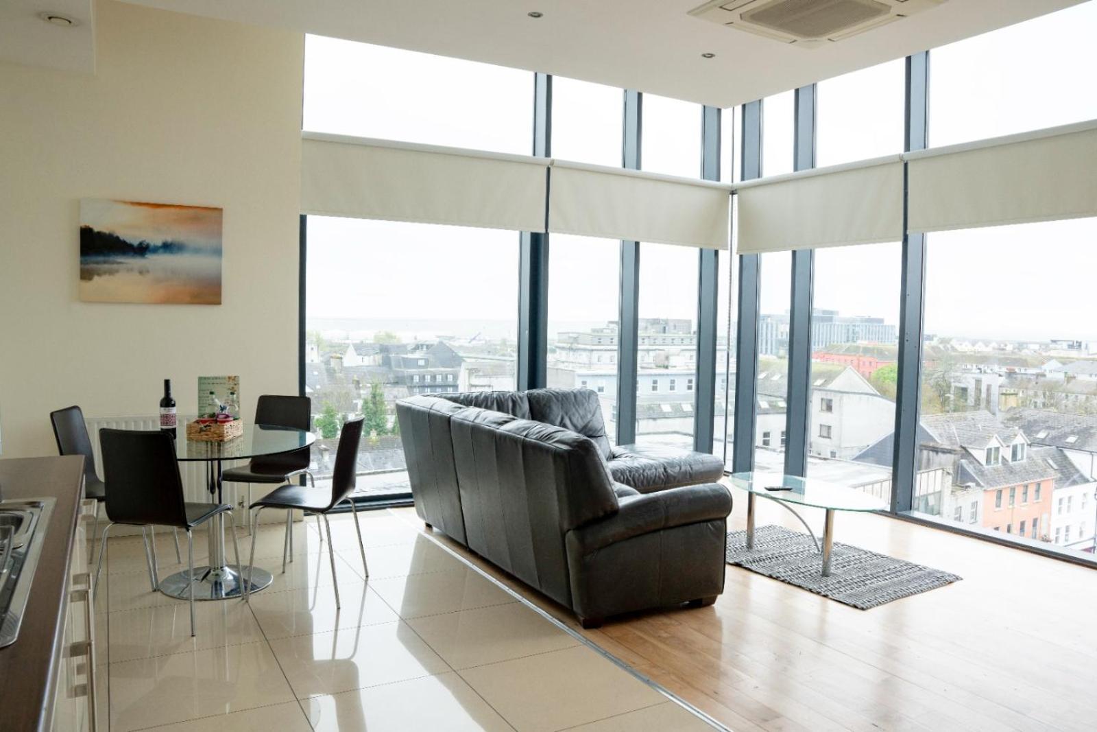 The Western Citypoint Apartments Γκάλγουεϊ Εξωτερικό φωτογραφία