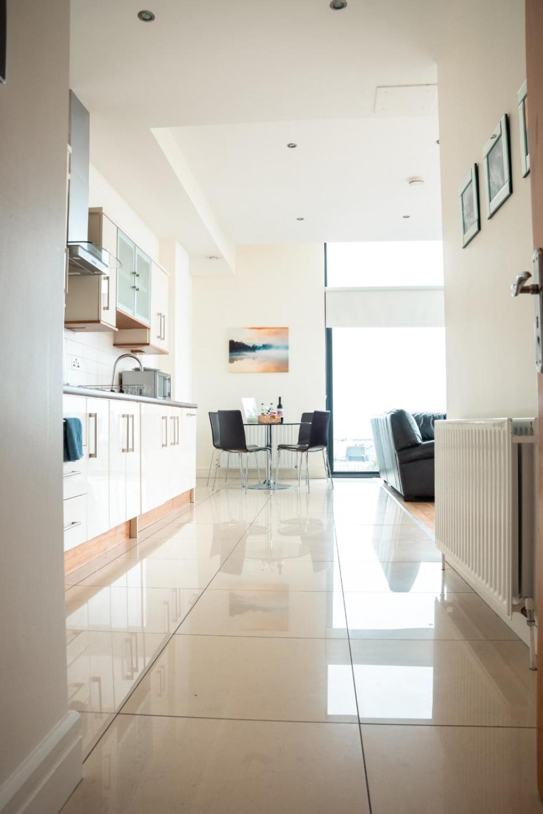 The Western Citypoint Apartments Γκάλγουεϊ Εξωτερικό φωτογραφία