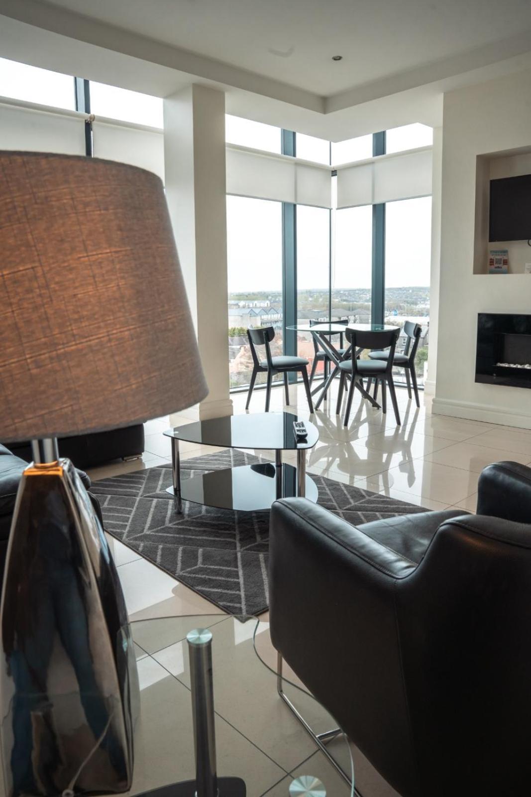 The Western Citypoint Apartments Γκάλγουεϊ Εξωτερικό φωτογραφία